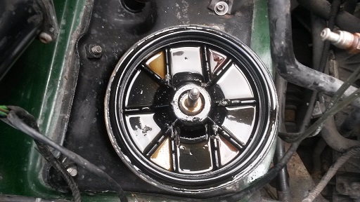 Inside Tony's servo2.jpg