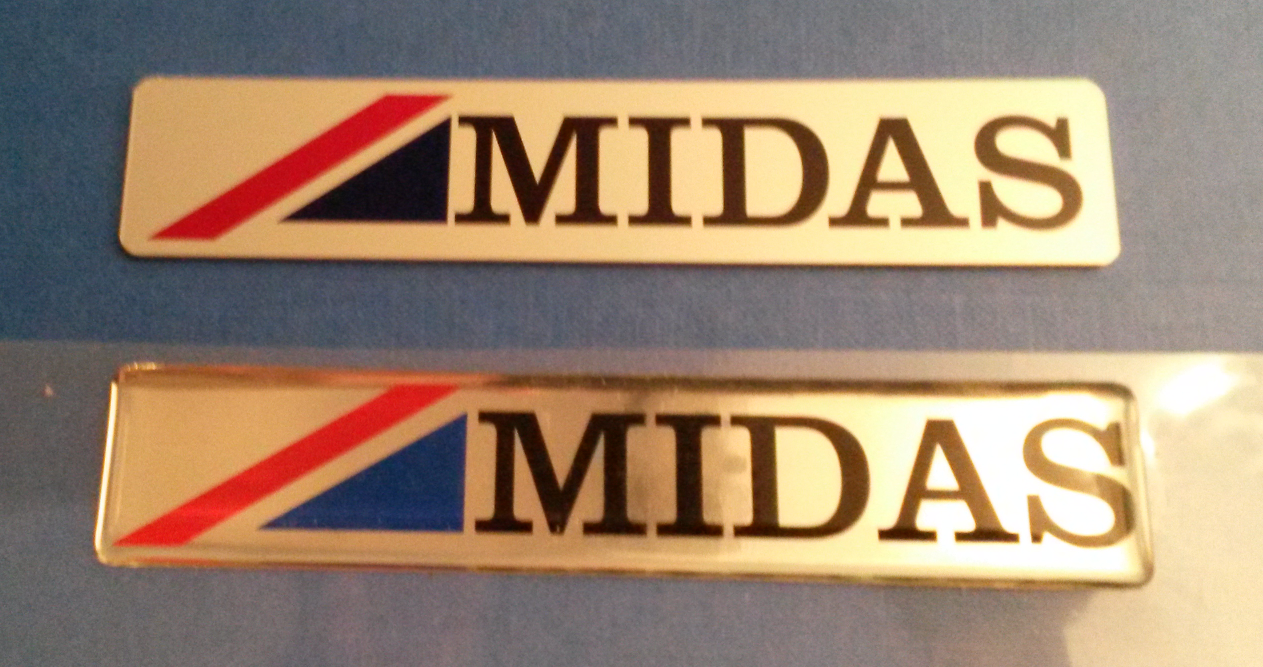 Bonnet badges.png